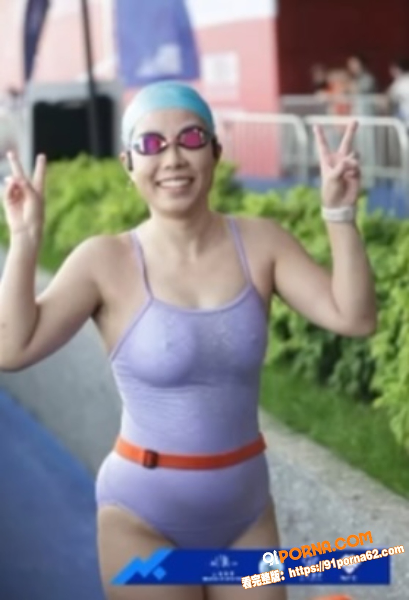 滴水湖泳渡赛女选手走光 ...（8）