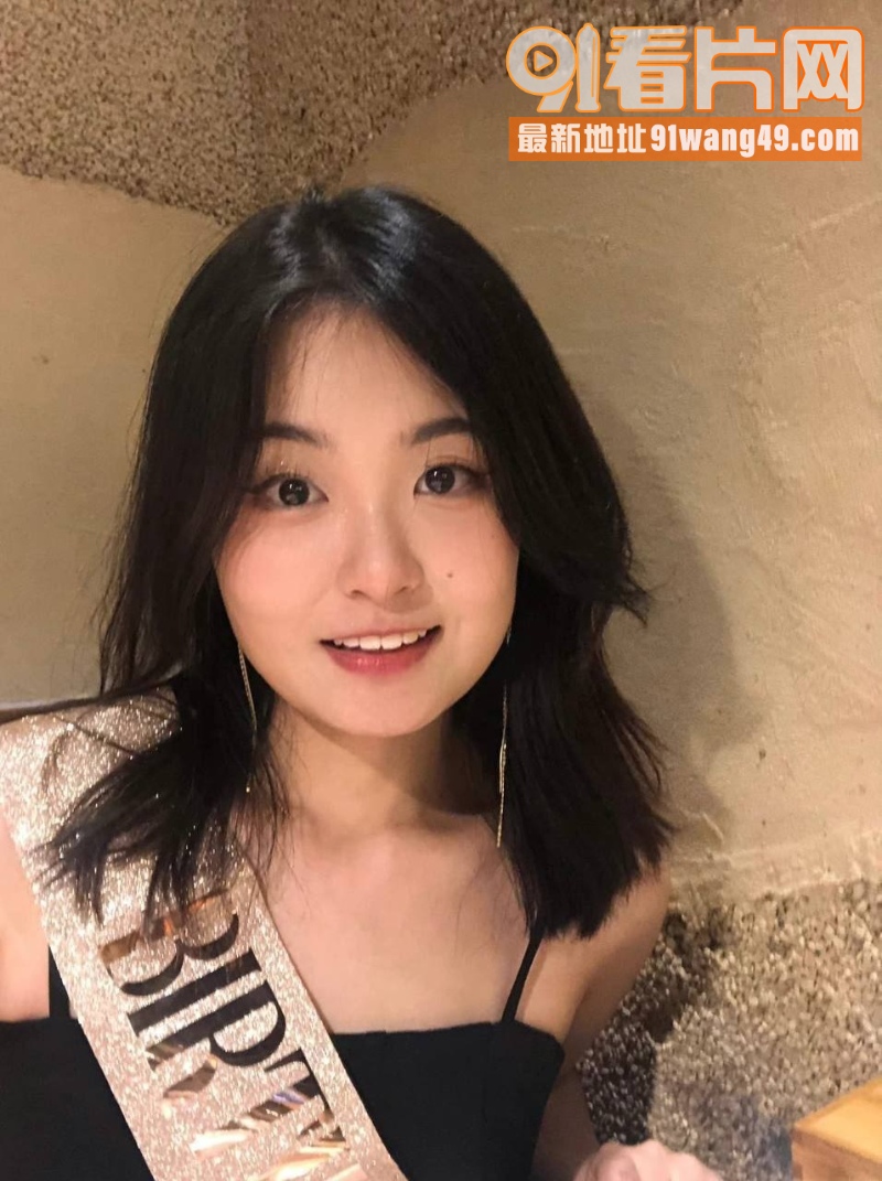 反差甜美微胖女学生 给男...（3）