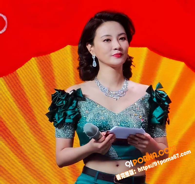 前央视春晚主持人 刘芳菲...（5）