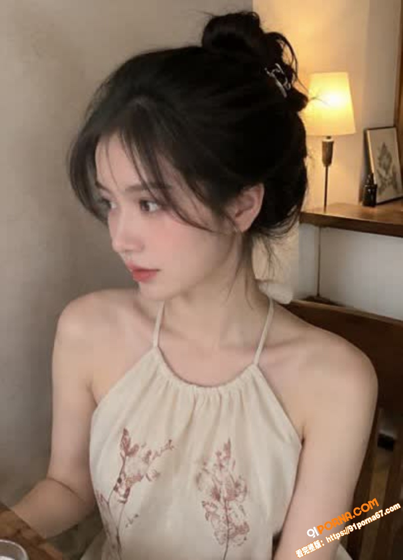 美艳少妇路边上演激情摸逼...（2）