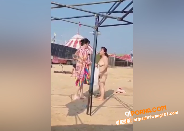 嘴欠的年轻小伙激怒大妈 ...（4）
