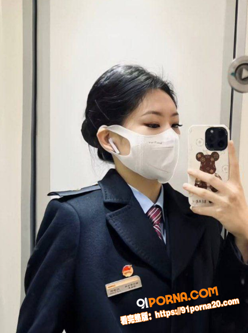 高铁乘务员 朱盈盈 车厢...（1）