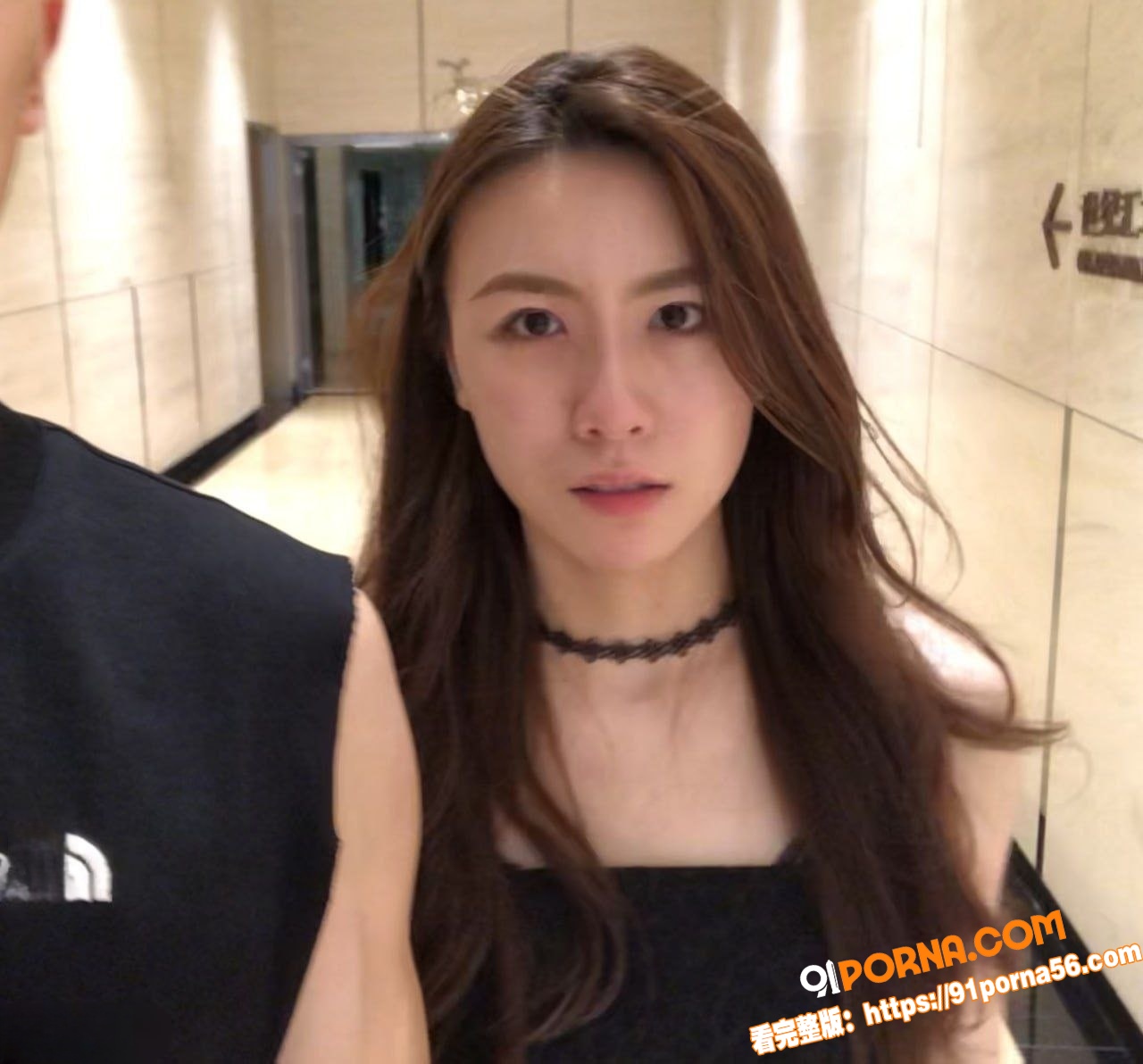 高颜值反差婊与男友校外同...（2）