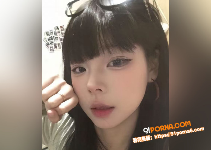 巨乳妹妹房间自慰中途勾引...（2）