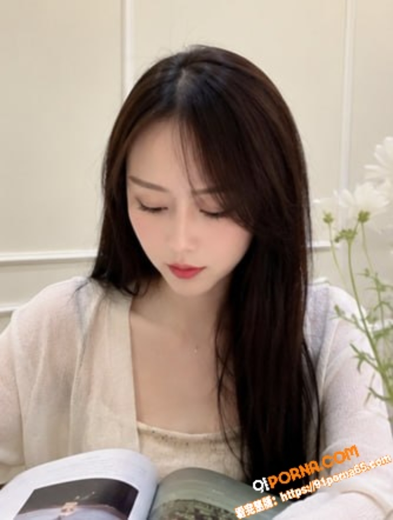 极品美腿黑丝少妇发骚自慰...（1）