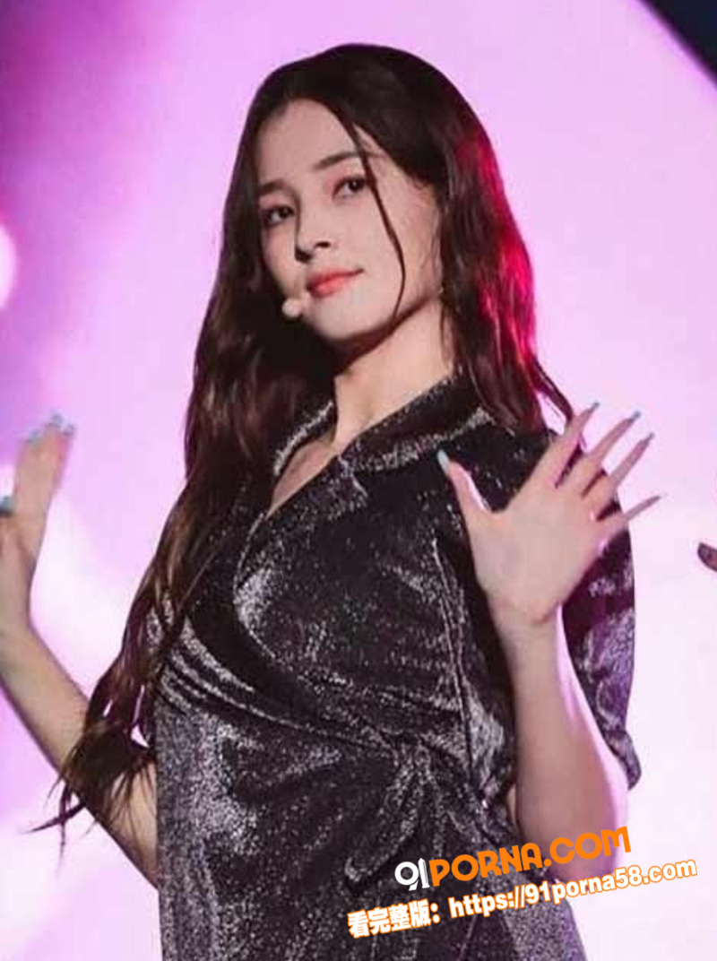 韩国女团成员后台换衣视频...（2）