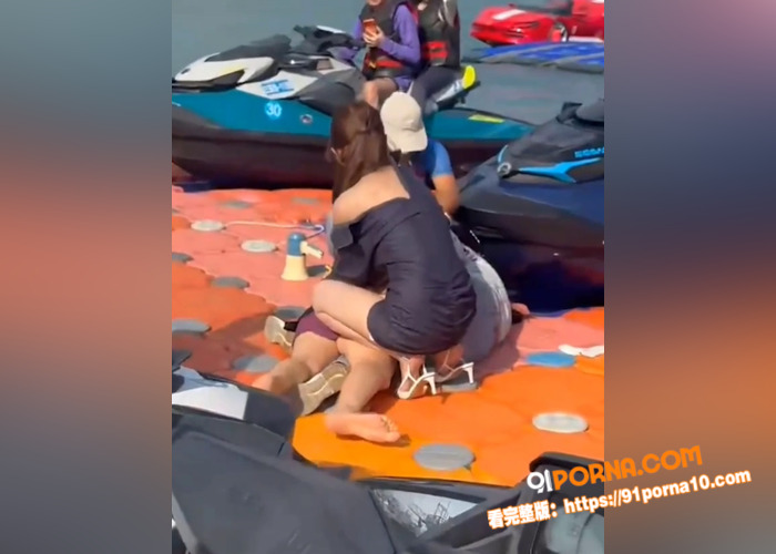 海南三亚钟情会所三女海边...（4）