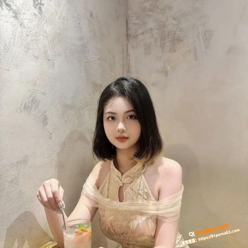 高颜值短发网红tzutz...（1）