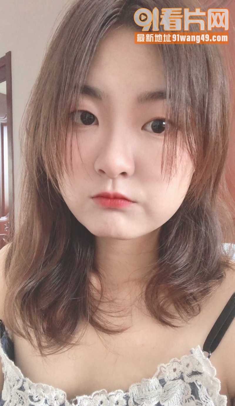反差甜美微胖女学生 给男...（2）