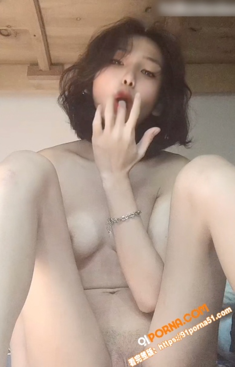卷发风骚短发学生妹宿舍自...（6）