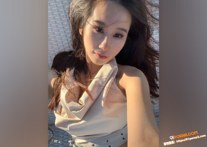 皮短裙黑丝袜美少妇，私拍...（2）