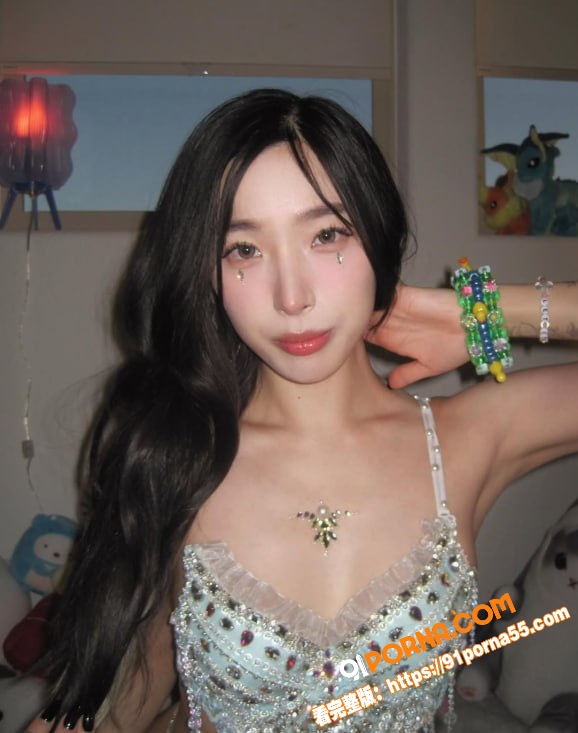 亚裔反差骚货Elle L...（3）