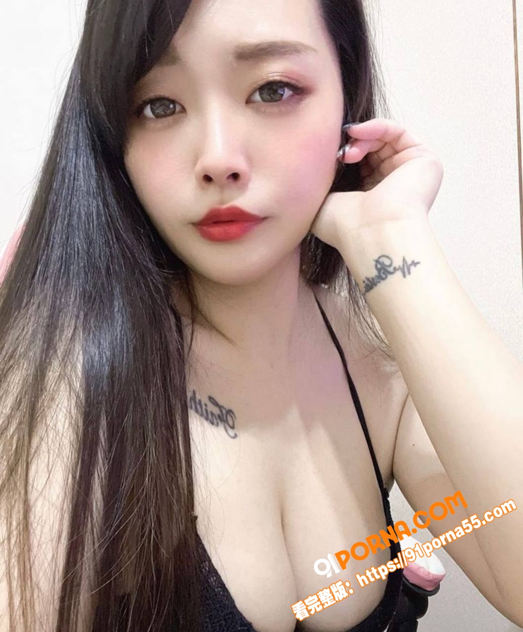 弯弯纹身巨乳少妇私拍泄密...（4）