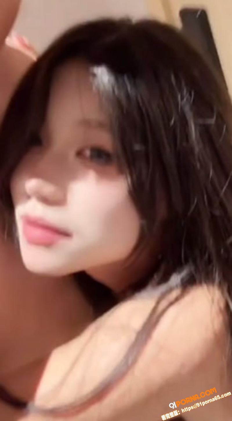 校花级骚逼女大 何叶 撅...（4）