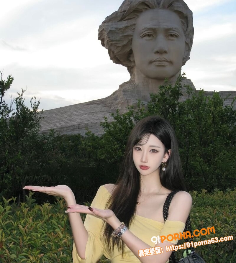 女大学生为换最新款苹果1...（1）