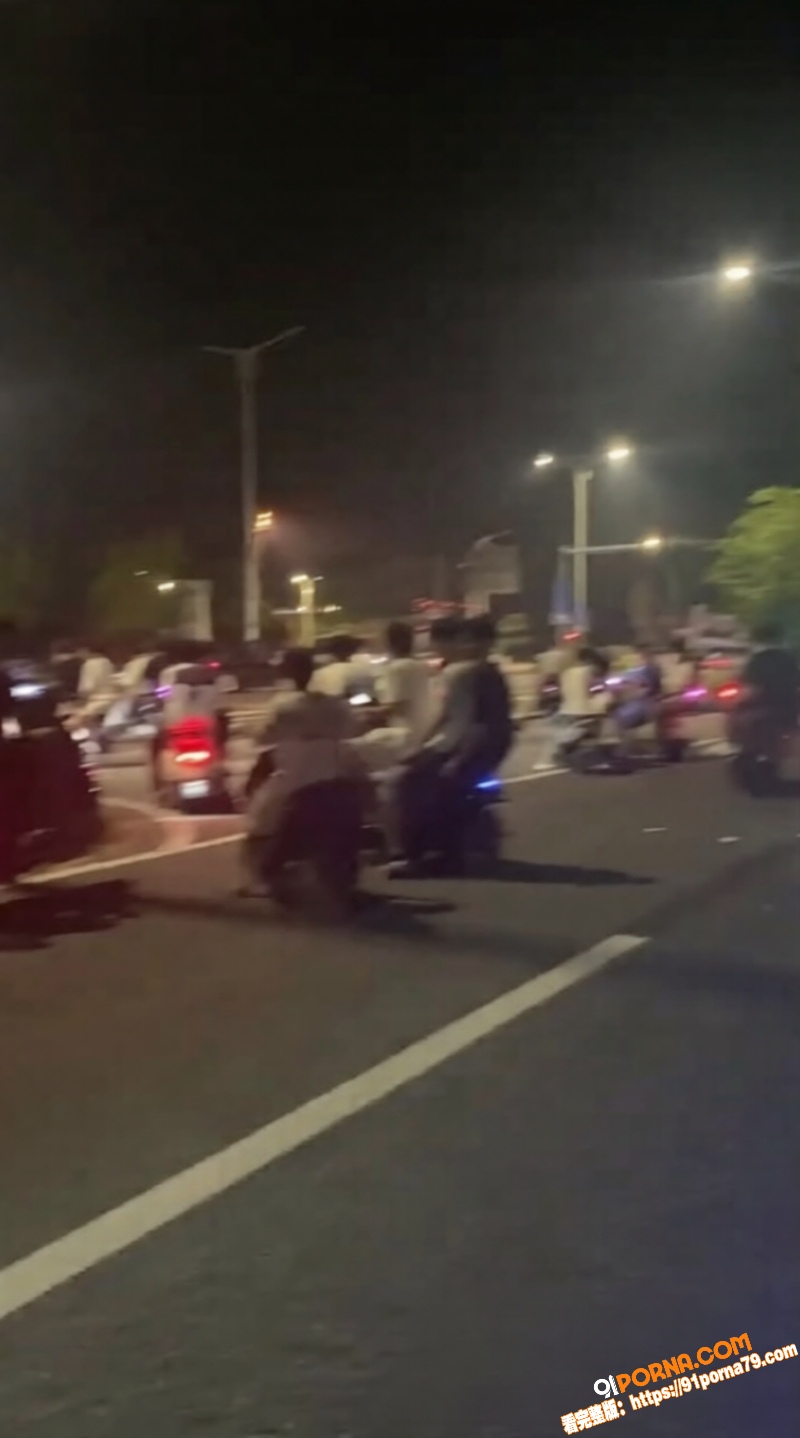 广西北海柳州精神小伙打架...（1）