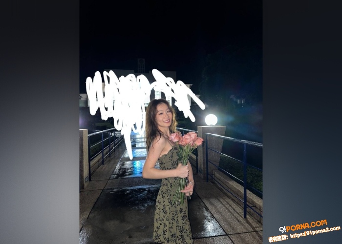 黑丝长腿骚母狗 付费视频...（2）