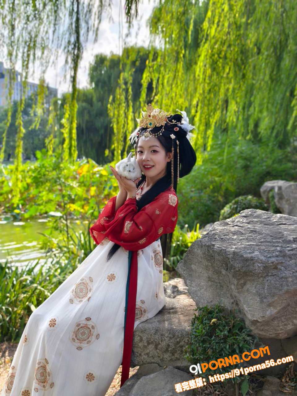 穿汉服的小姐姐古城打卡情...（1）