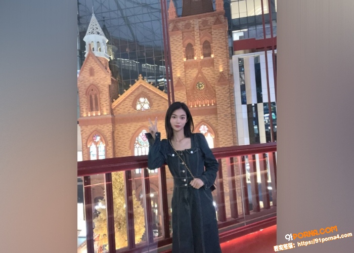 土豪酒店约外围人妻，情趣...（1）