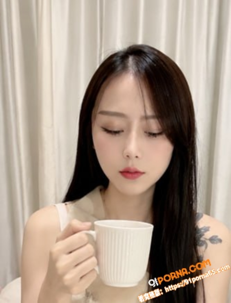 极品美腿黑丝少妇发骚自慰...（6）
