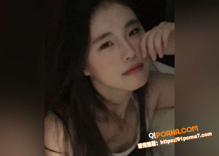 高颜值反差女大学生，化身...（1）
