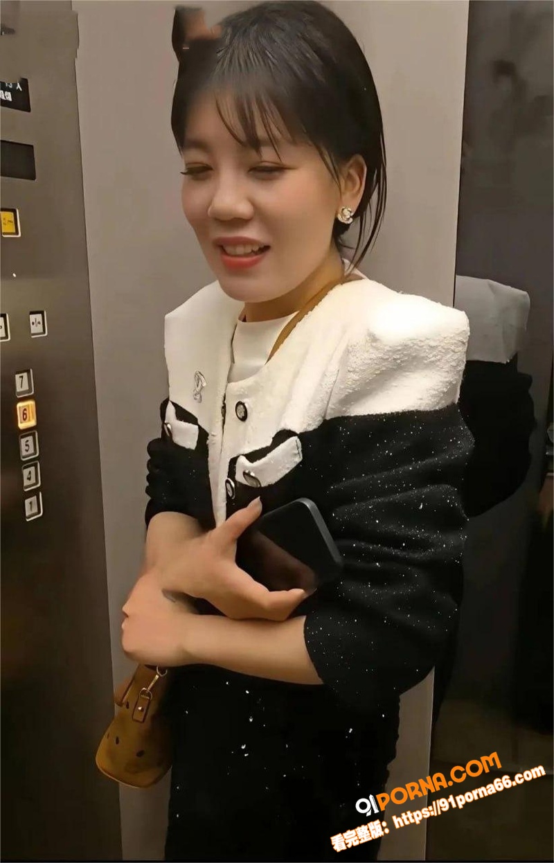 电梯少妇 孙晔子 再度爆...（1）