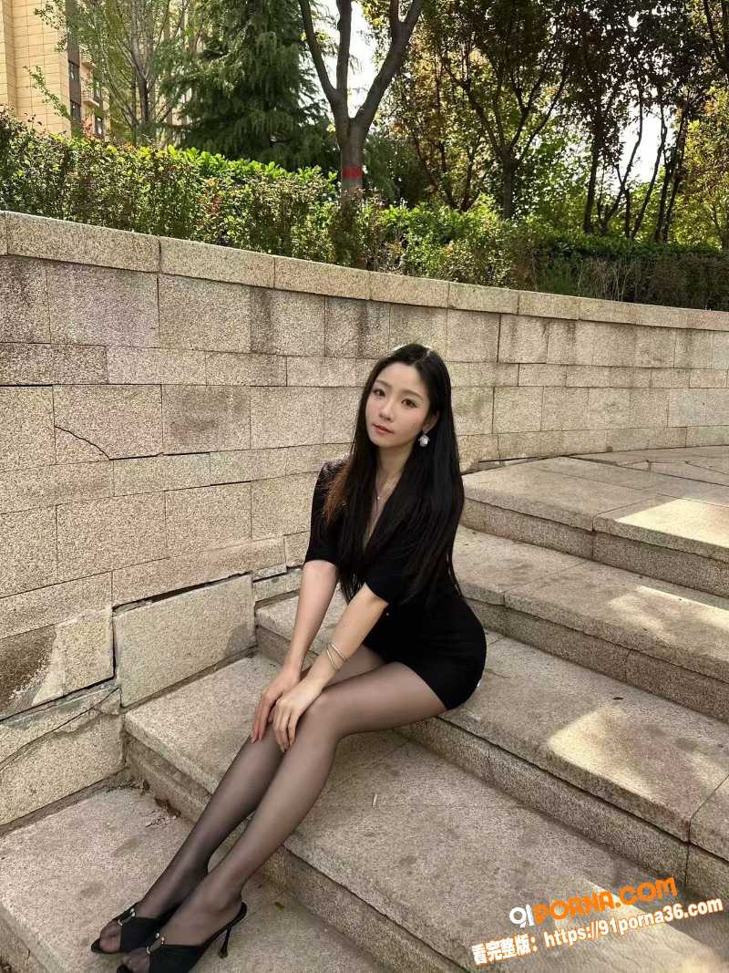 极品巨乳大四学姐春节背着...（2）