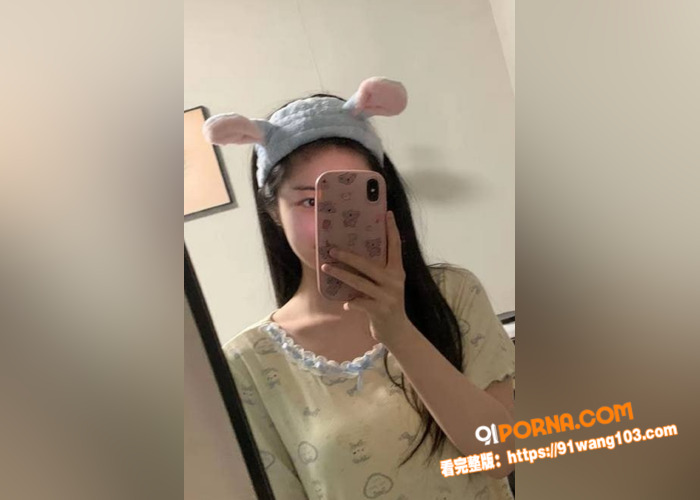 西清纯眼镜嫩妹 五一假期...（2）