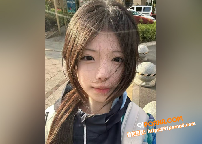 高颜值清纯学生妹被校外男...（1）