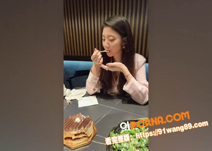 人妻女警 张津瑜 私底下...（4）
