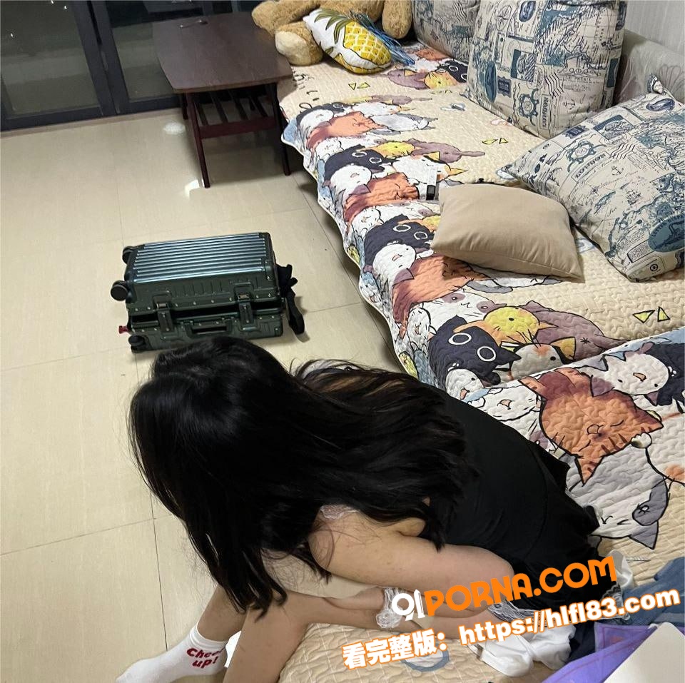 清纯眼镜妹大学生私下狂野...（7）