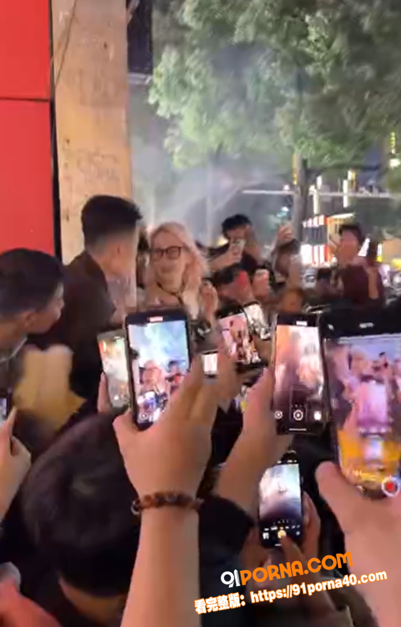 长沙解放西路黄毛妹当街口...（7）