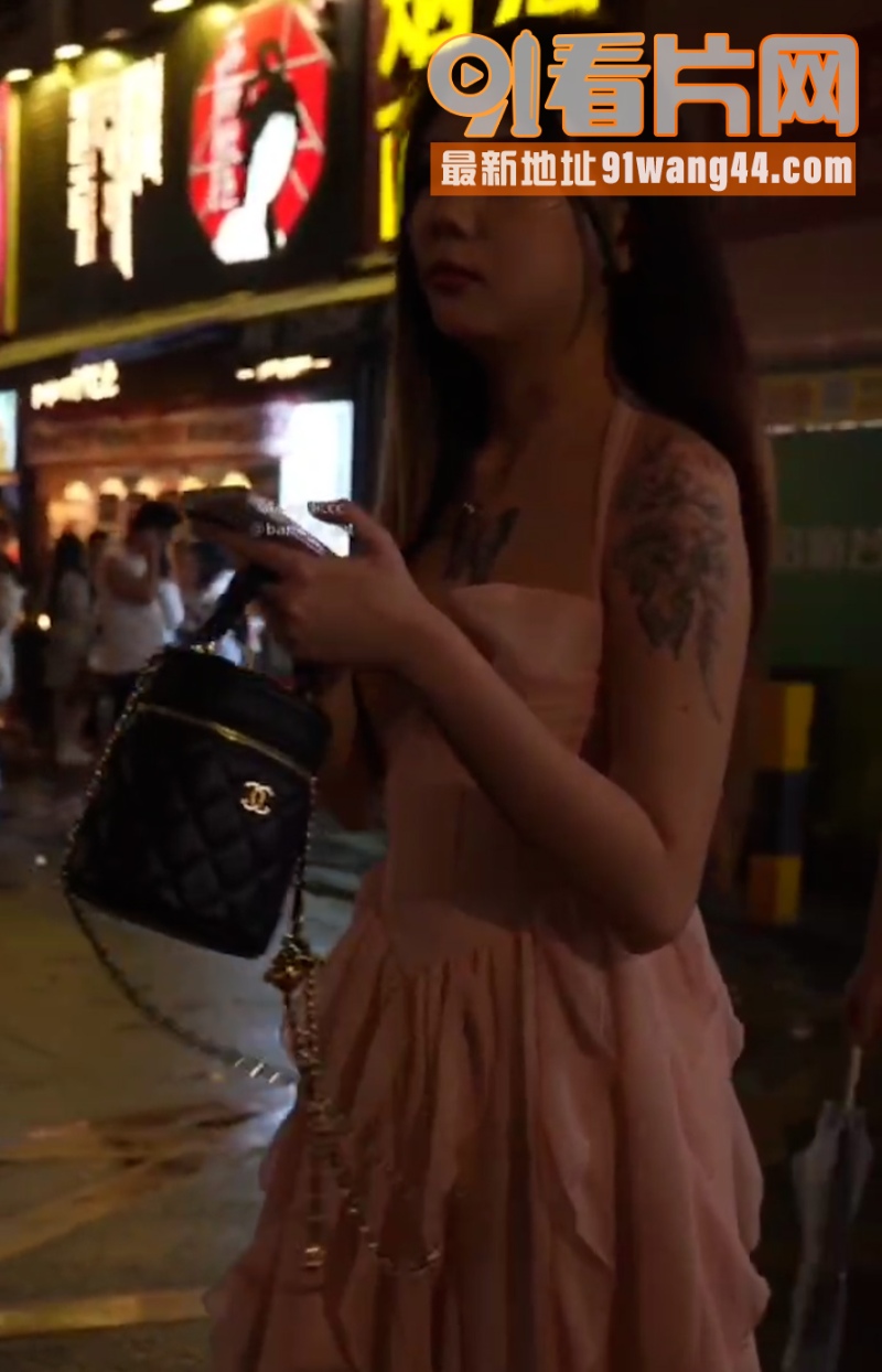 街头抄底偷拍！偷拍逛街的...（4）