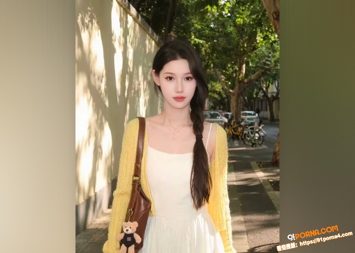 牛仔短裤漂亮人妻，一脸呆...（2）
