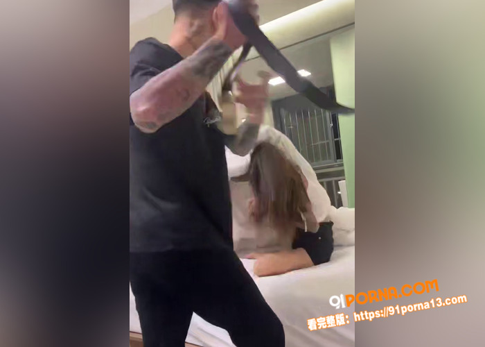 精神小伙调教花臂女友视频...（4）
