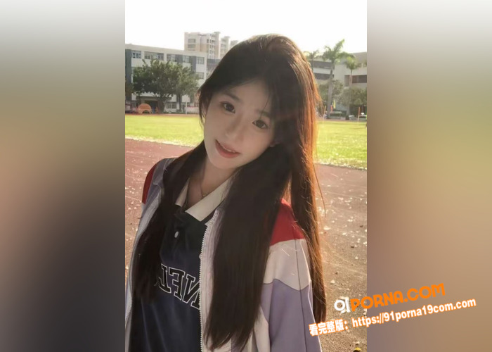 妹妹和哥哥家中做爱视频流...（4）