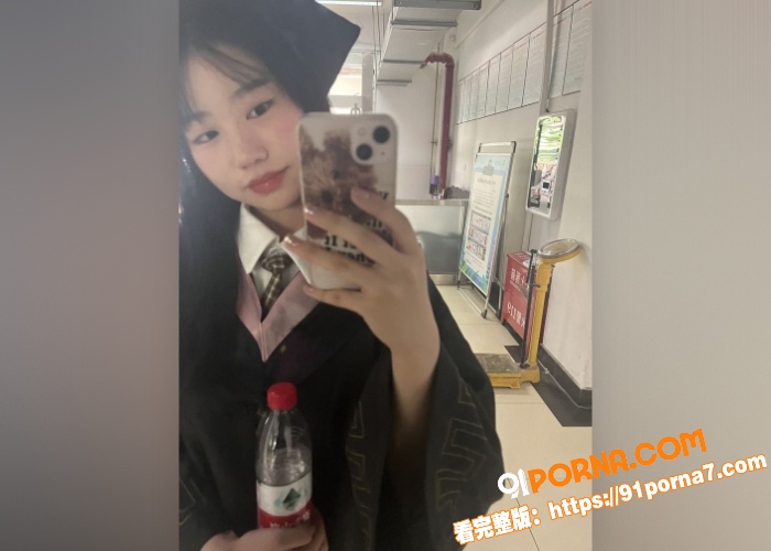 高颜反差女大与男友性爱私...（1）