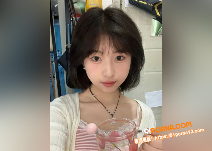 顶级白虎反差少女 下海直...（2）
