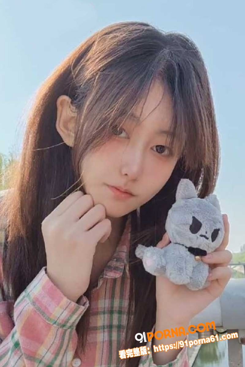 广东大学生佟红杏私下给金...（1）