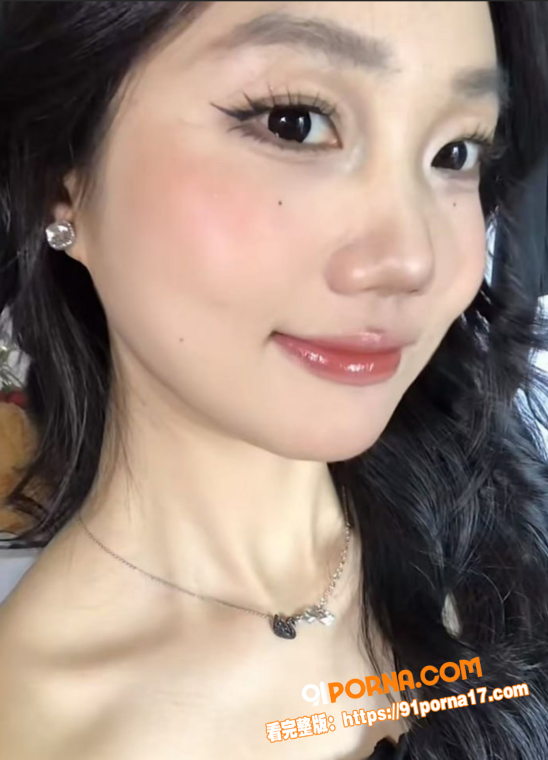 极品黑丝端庄少妇跟老公直...（2）