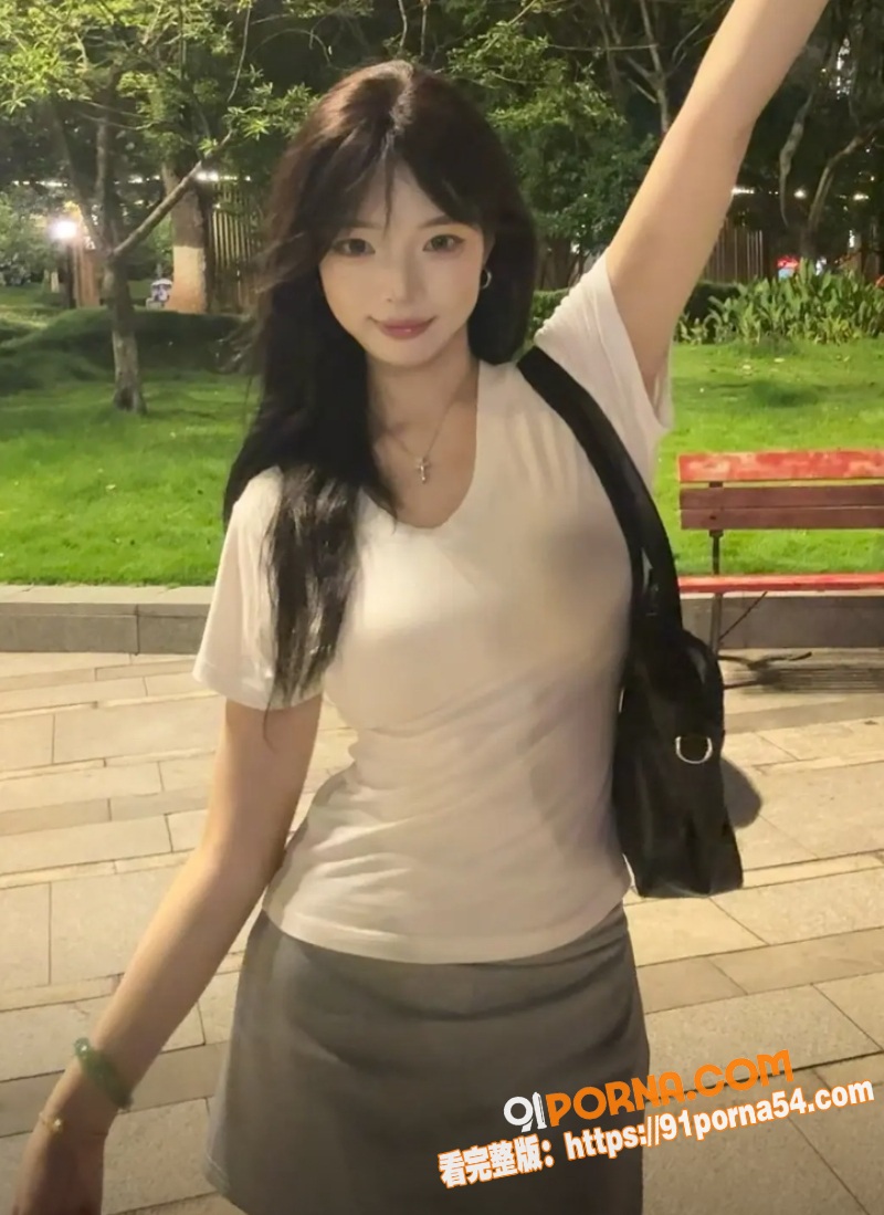 大一新生嫩妹约炮视频泄露...（2）