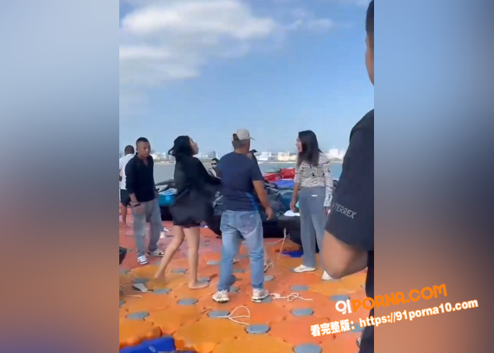 海南三亚钟情会所三女海边...（1）