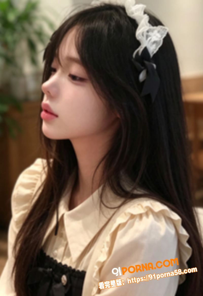 乖乖女反差妹小小绘沙发上...（4）