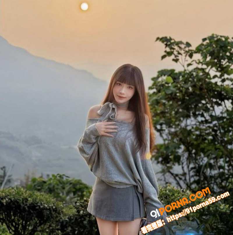 高颜值齐刘海巨乳美甲师喆...（3）