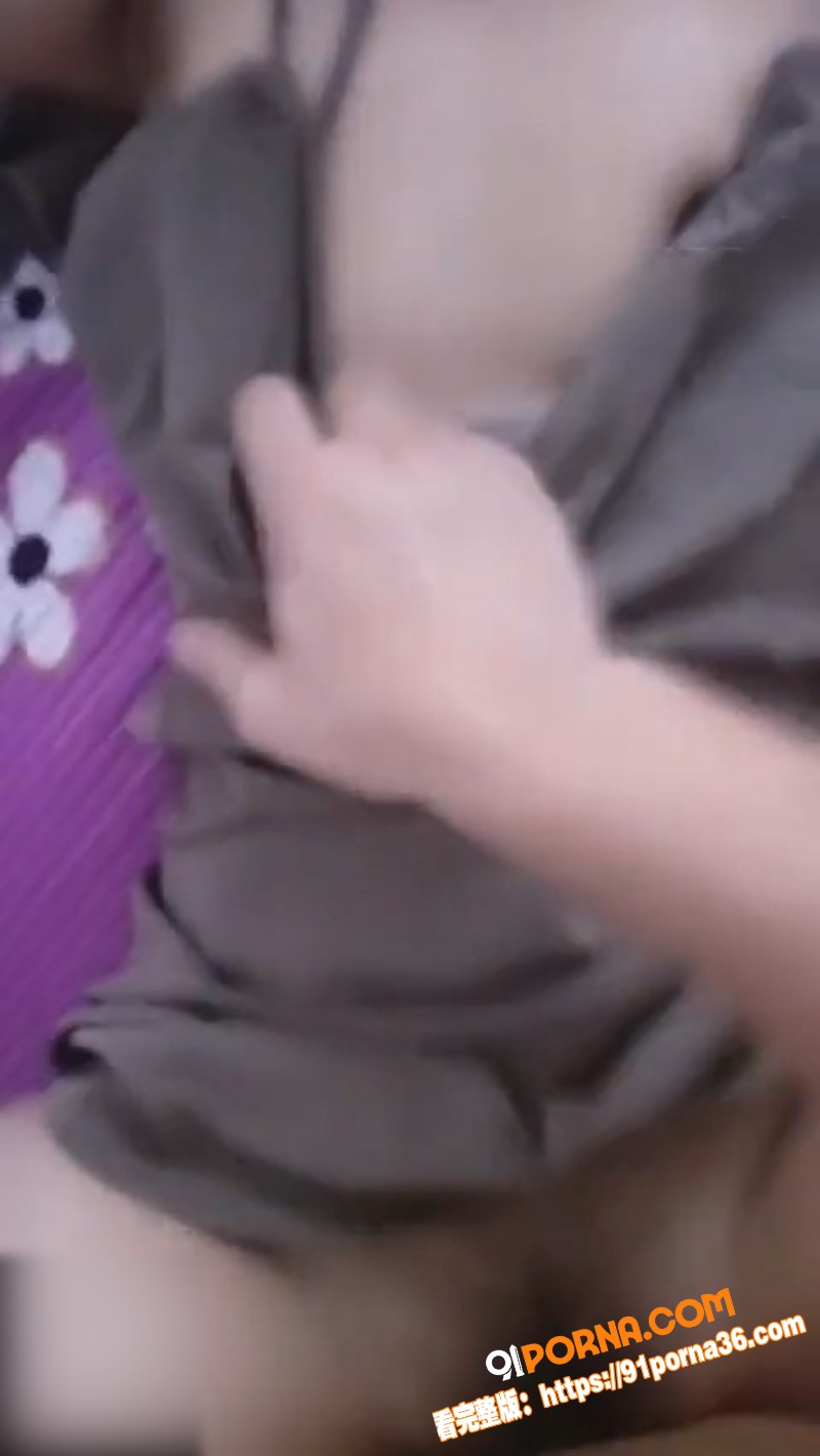 真实兄妹乱伦 趁妹妹睡午...（11）