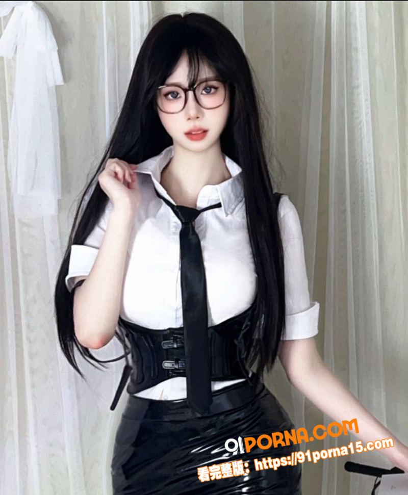 黑丝女秘书酒店被老板潜规...（2）
