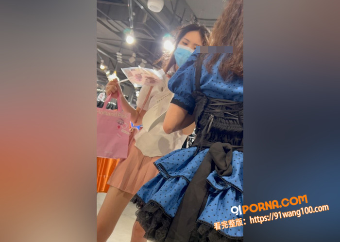 商场抄底极品白丝美女！跟...（3）