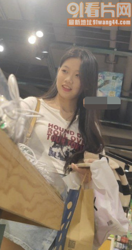商场抄底！偷拍大长腿美女...（1）