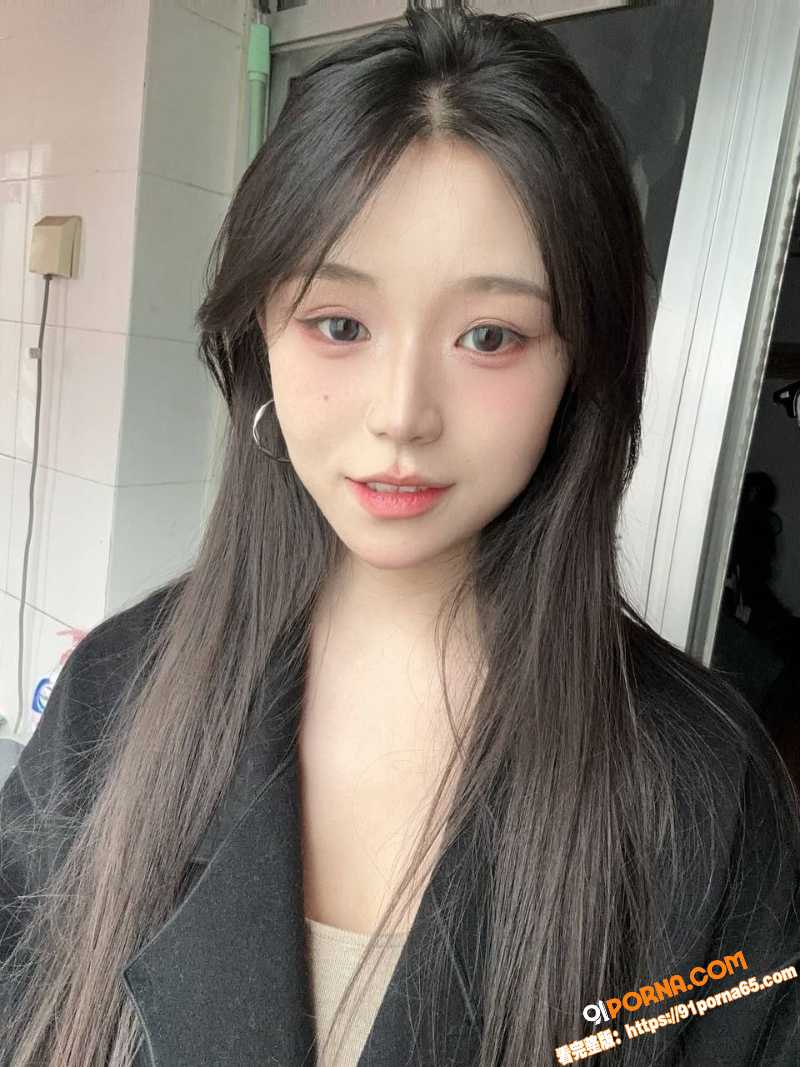 校花级骚逼女大 何叶 撅...（2）
