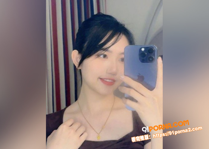 上海高颜值女大学生 闻依...（1）